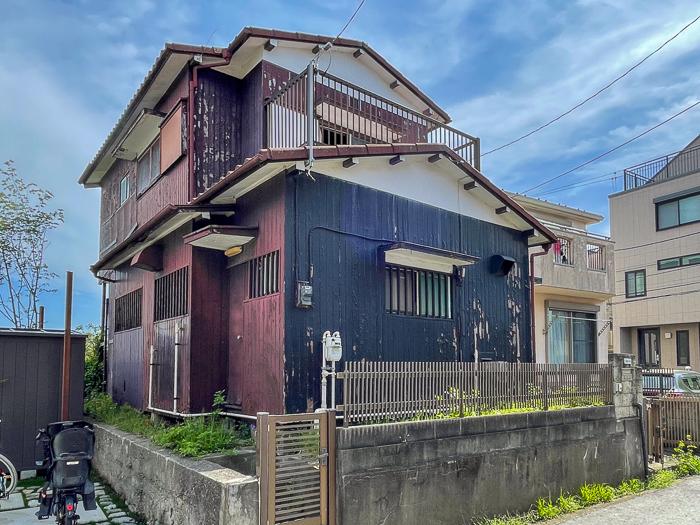 鎌倉市台四丁目の売買物件/道路から1mほどの段差