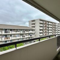 茅ヶ崎市茅ヶ崎二丁目の売買物件/西側のバルコニーからの眺望｜マンションは全部で11棟あります