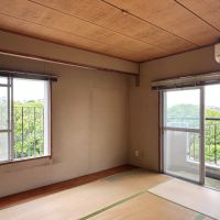 茅ヶ崎市茅ヶ崎二丁目の売買物件/北側の和室｜こちらの窓にも緑