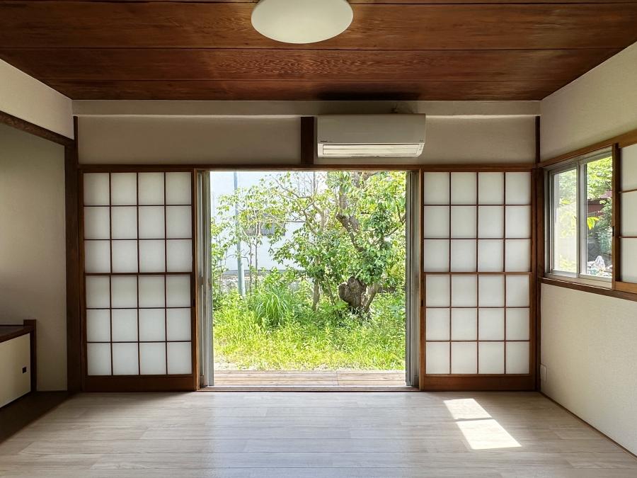 鎌倉市十二所の賃貸物件/洋室その1｜障子とサッシを開け放つと心地良いウグイスの鳴き声が聴こえてきました