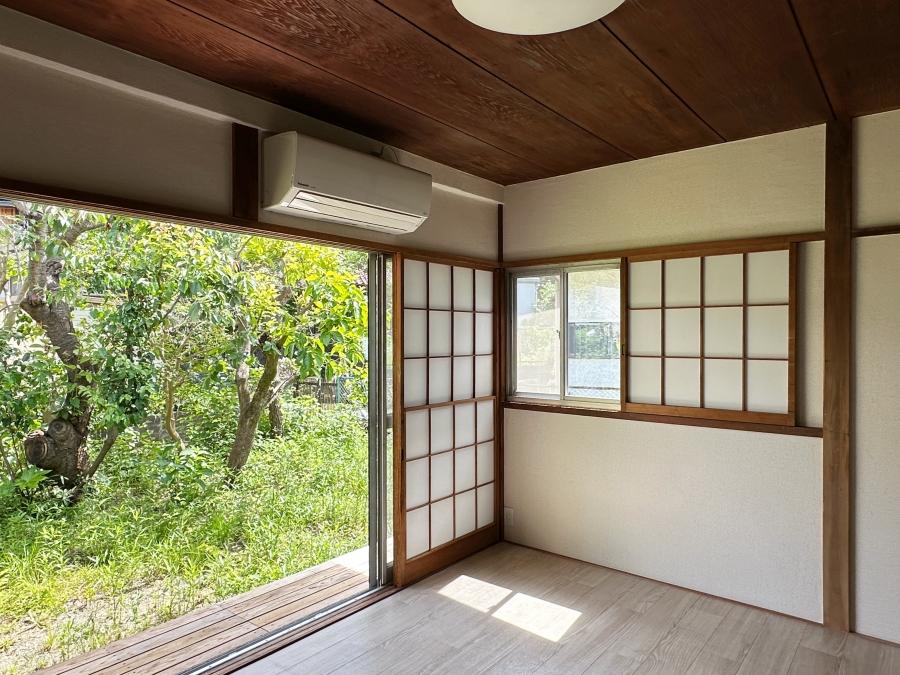 鎌倉市十二所の賃貸物件/洋室その1｜夏でも蚊取り線香をたくさん焚いて全開にしていたい
