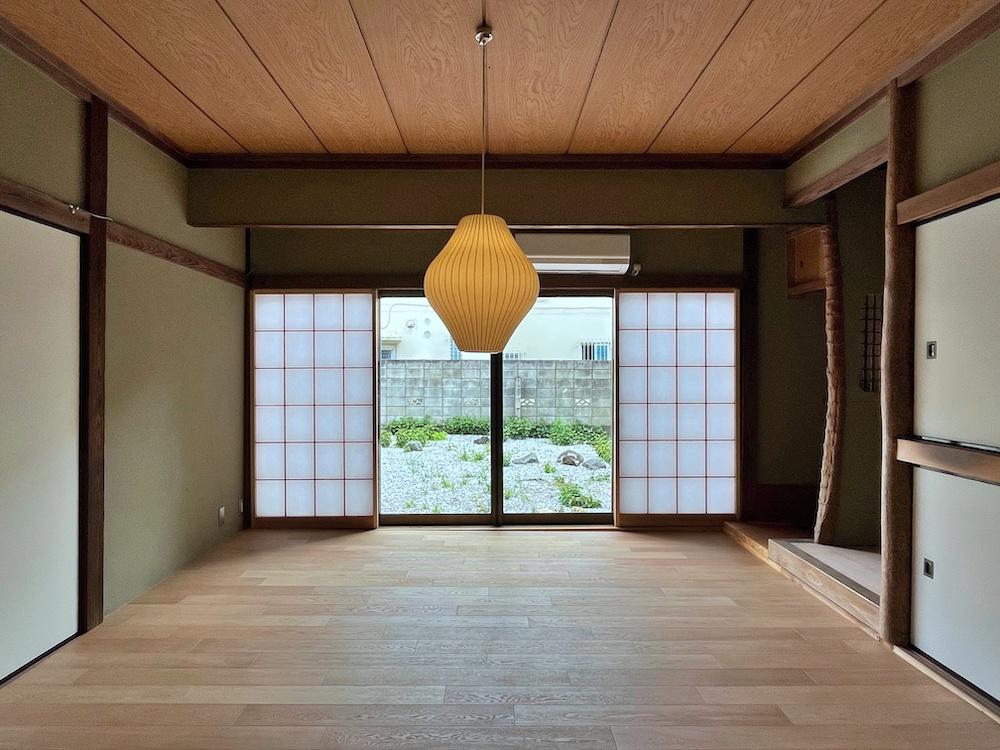 横浜市金沢区釜利谷西一丁目の賃貸物件/1階リビングダイニング｜正面に庭もつながります
