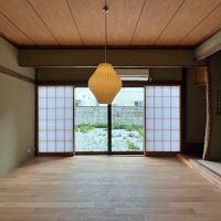 横浜市金沢区釜利谷西一丁目の賃貸物件/1階リビングダイニング｜正面に庭もつながります