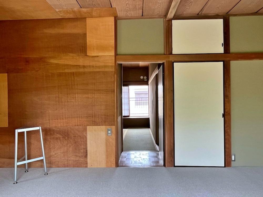 横浜市金沢区釜利谷西一丁目の賃貸物件/2階room3の壁を見る