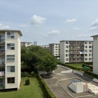 藤沢市辻堂西海岸二丁目の売買物件/北側の眺望です。団地と遠くの方には辻堂駅前のタワーマンションが見える対比がいい