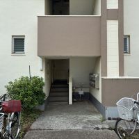 藤沢市辻堂西海岸二丁目の売買物件/いかにも団地っぽい入口です