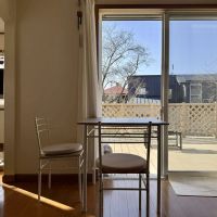 鎌倉市小町三丁目の売買物件/リビング。目の前に迫る建物がないので、日当たりがいい