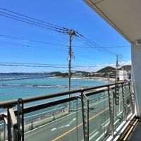 葉山町一色の売買物件/バルコニーからの眺望｜電線はありますがあまり気になりませんでした