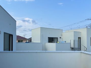 藤沢鵠沼海岸七丁目の賃貸物件/白の街並 <D号室>