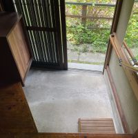 鎌倉市坂ノ下の売買物件/玄関の引き戸はガラガラと