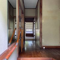 鎌倉市坂ノ下の売買物件/玄関から居間方向