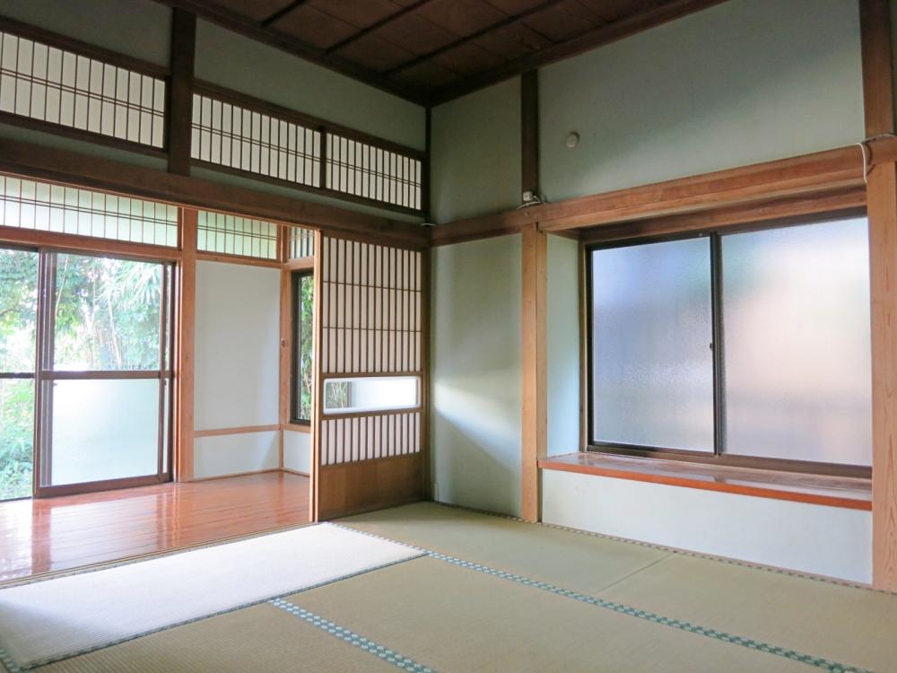 三浦郡葉山町一色の賃貸物件/和室｜奥に縁側が続く間取り。欄間格子だったり敷目天井だったり。和のつくりが映えます