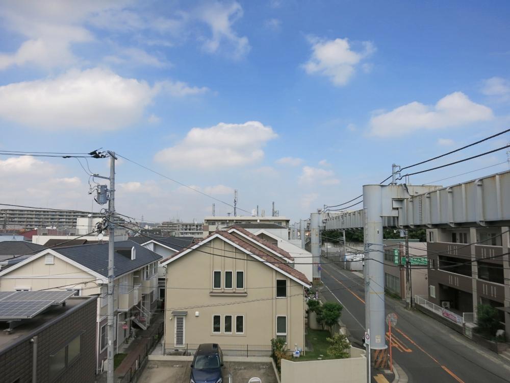 バルコニーからの眺望。東側。
