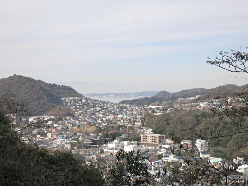 高台のキワに住む (三浦郡葉山町下山口の物件) - 鎌倉R不動産