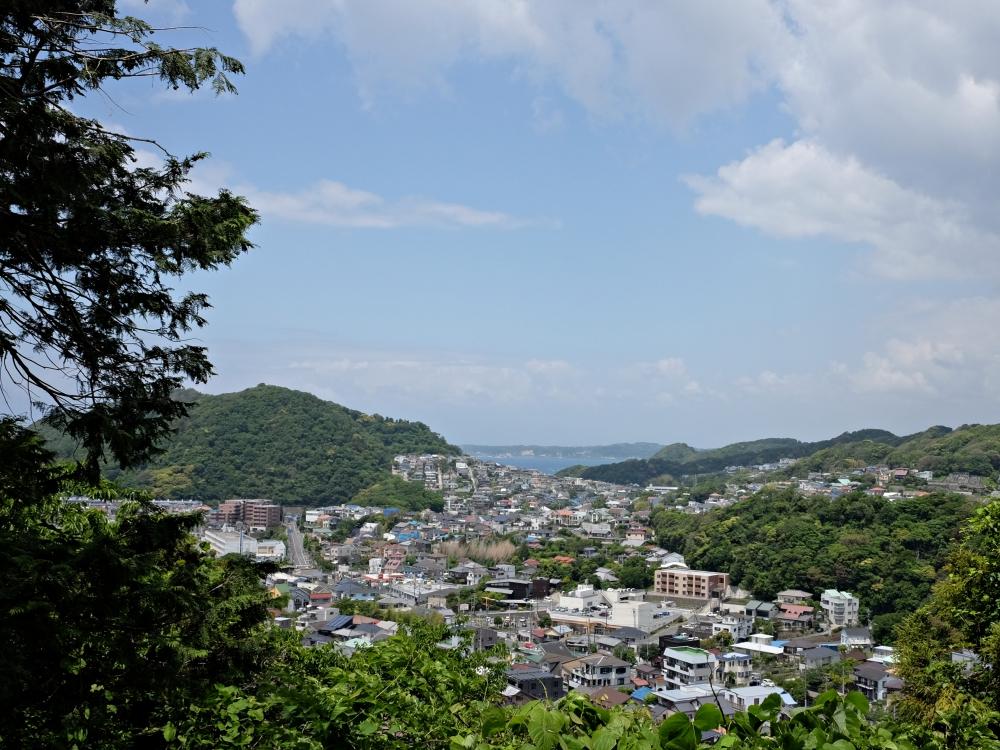 高台のキワに住む (三浦郡葉山町下山口の物件) - 鎌倉R不動産