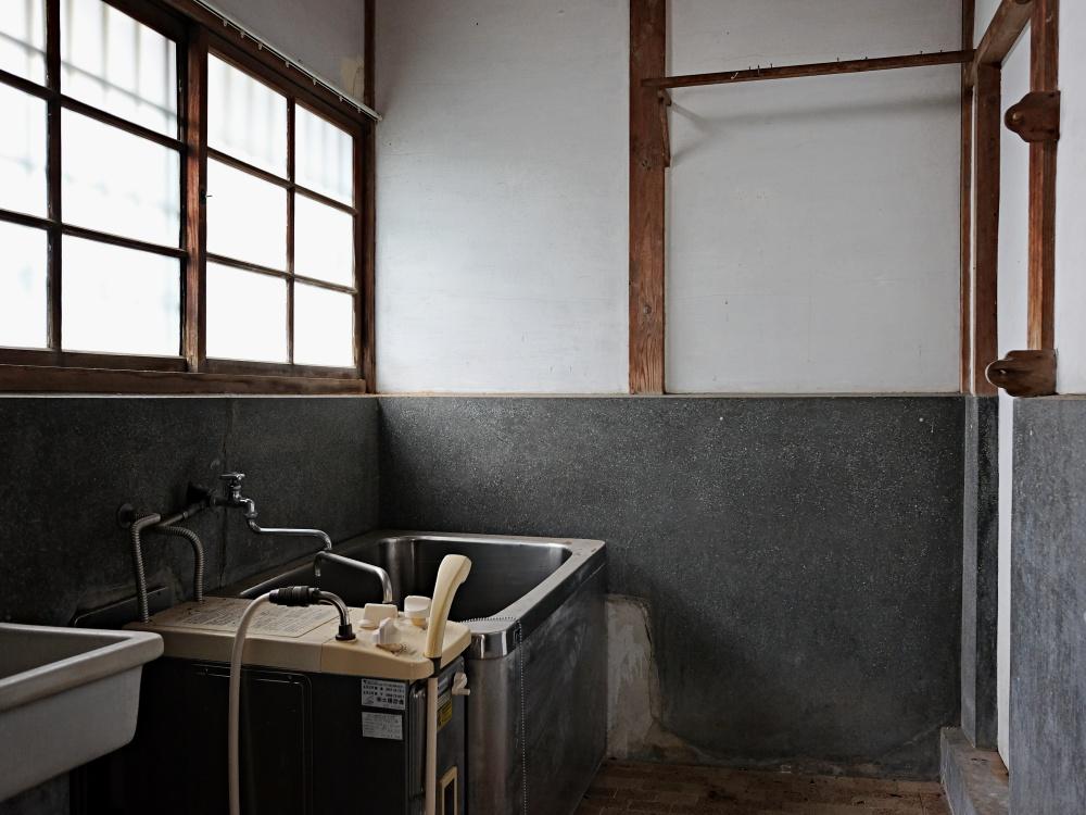 お風呂は途中でバランス釜に入れ替わっています。