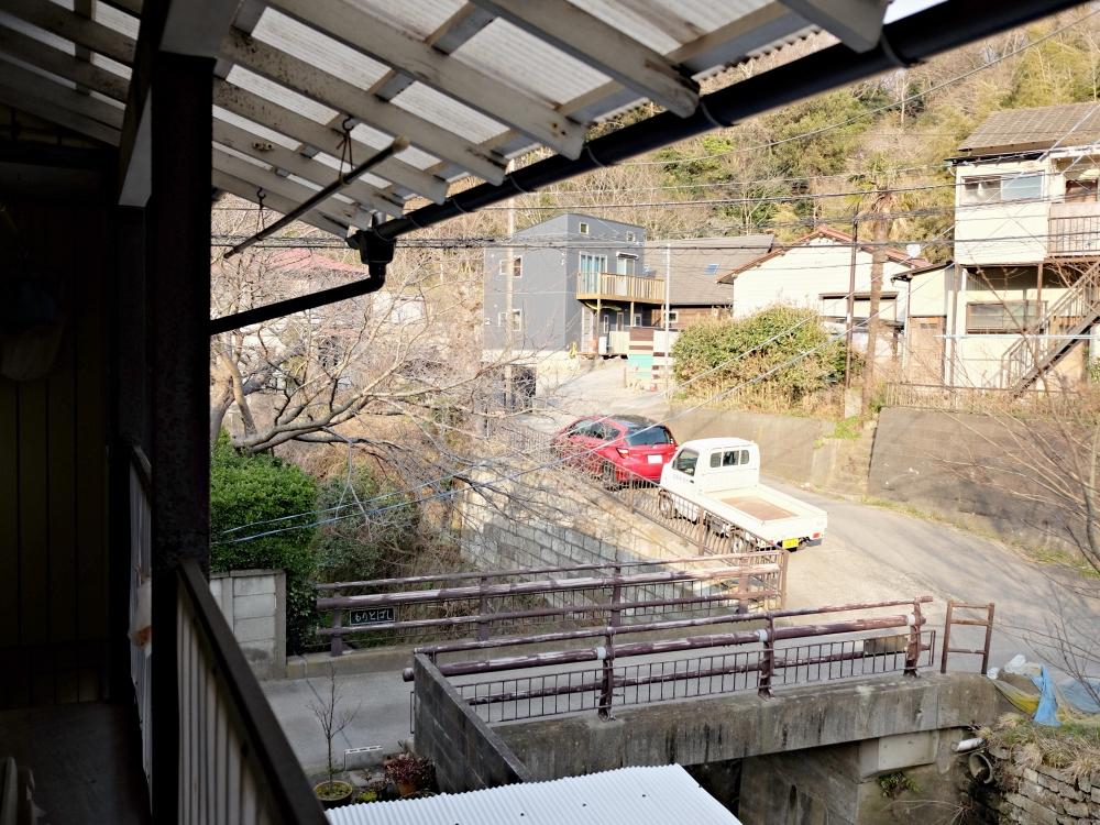 玄関を開けると十二所らしい風景。