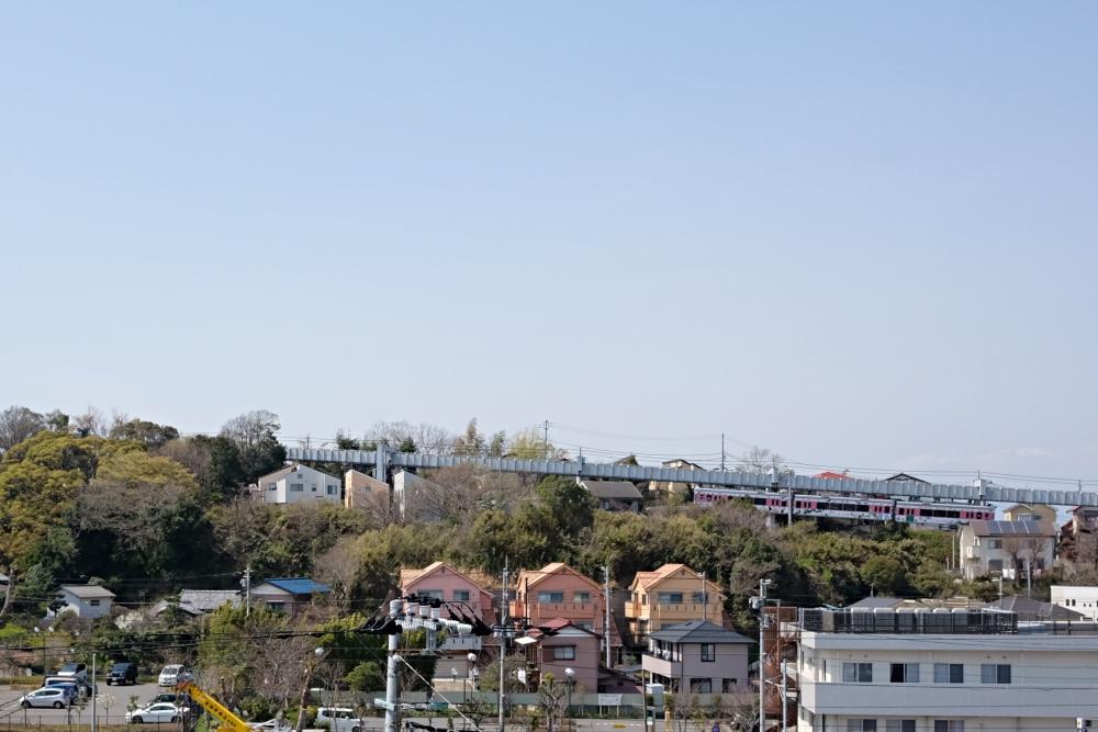 ちょうどモノレールの走る姿が見えました。
