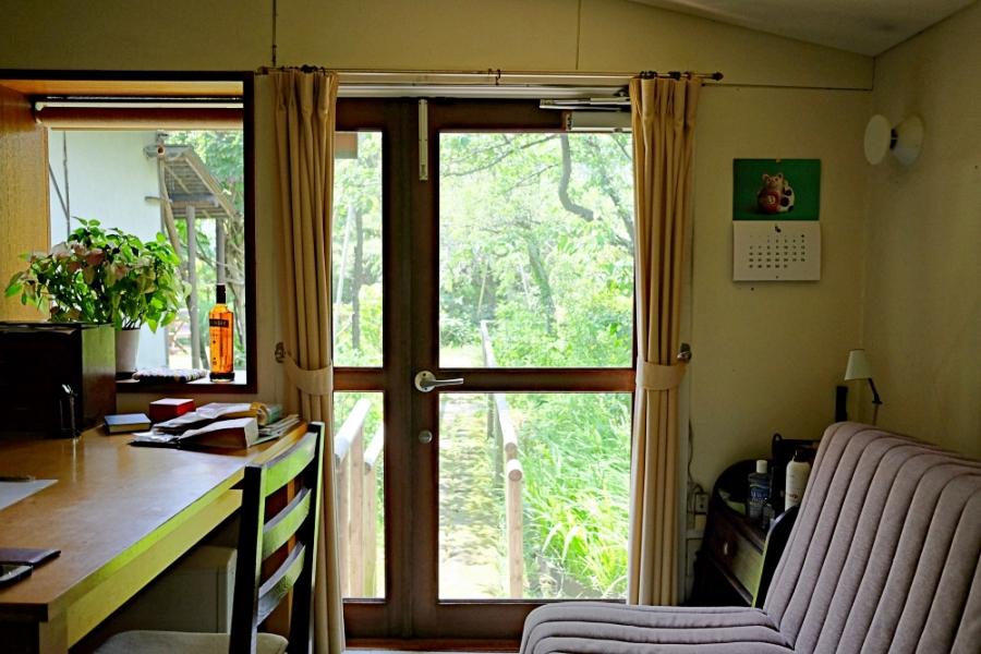 奥の住居部分は現代の生活に合わせて改装されています
