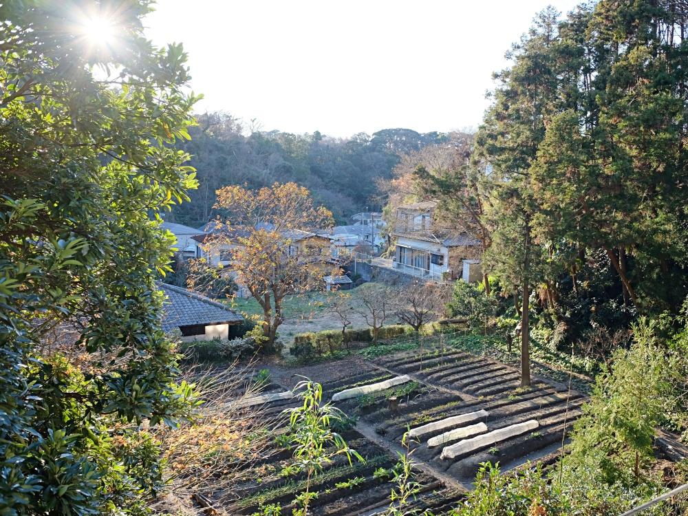 2階の窓からはスカッと抜けています。畑は別の方の敷地ですので悪しからず。