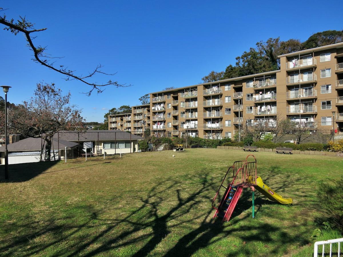 鎌倉市梶原五丁目の賃貸物件/団地内には4つの大きな公園がある｜ここが中央の公園