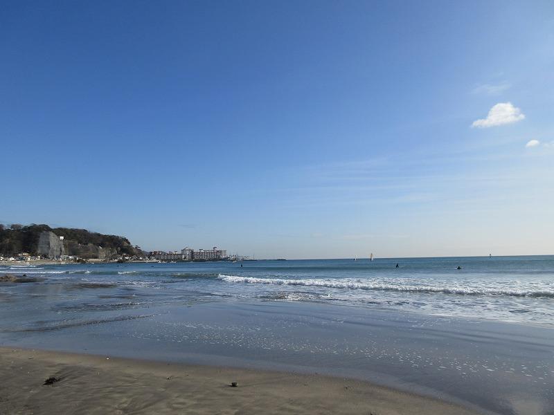 目の前の材木座海岸