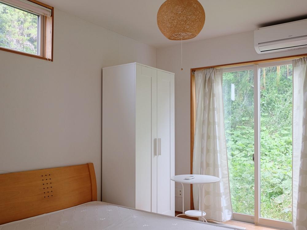 1階|個室の仕様は全て同じ。一人になれる場所としても快適そう。