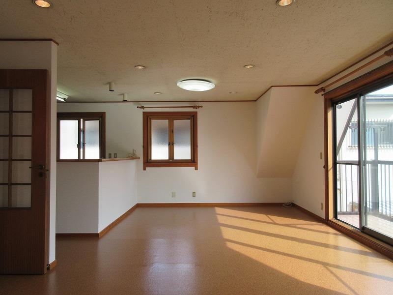 2階リビング(写真の左にキッチン)