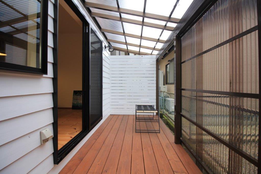 河北郡内灘町字千鳥台の賃貸物件/海を感じる配色。天気の良い日は、ここで寛ぐのもあり