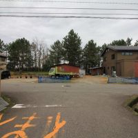 河北郡内灘町字千鳥台の賃貸物件/前面道路から海方面。防風林の向こうに行けば海が見えます