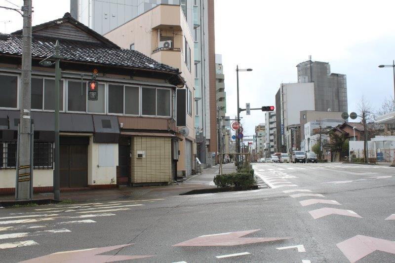 武蔵が辻へ続く交差点。