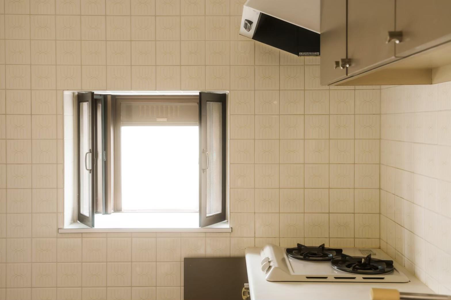 金沢市本多町の賃貸物件/キッチンはタイル張り