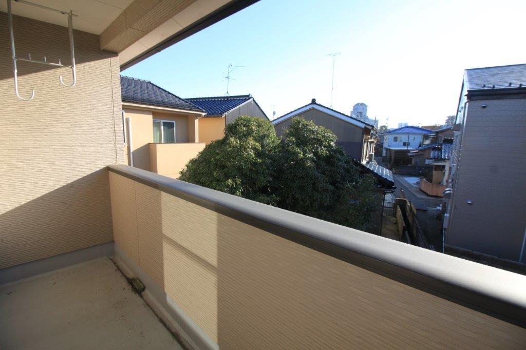 金沢市小橋町の賃貸物件/南側の広々としたベランダ