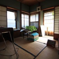 金沢市石引の売買物件/和と洋が入り混じる１階4.5畳の和室。