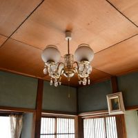 金沢市石引の売買物件/天井は、シャンデリア風の照明