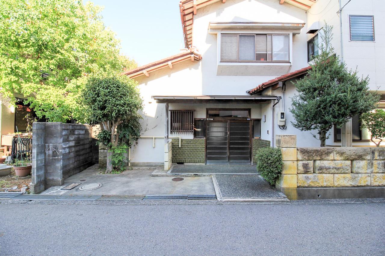 金沢市小立野の賃貸物件/1階部分を賃貸。前面駐車スペースは大家さんと共有になります