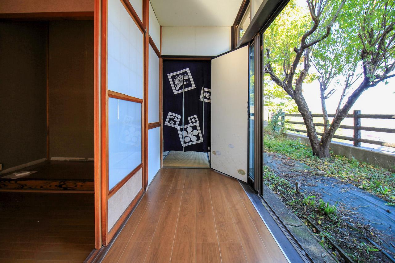 金沢市小立野の賃貸物件/庭側の縁側。ここでビールと枝豆は最高でしょう