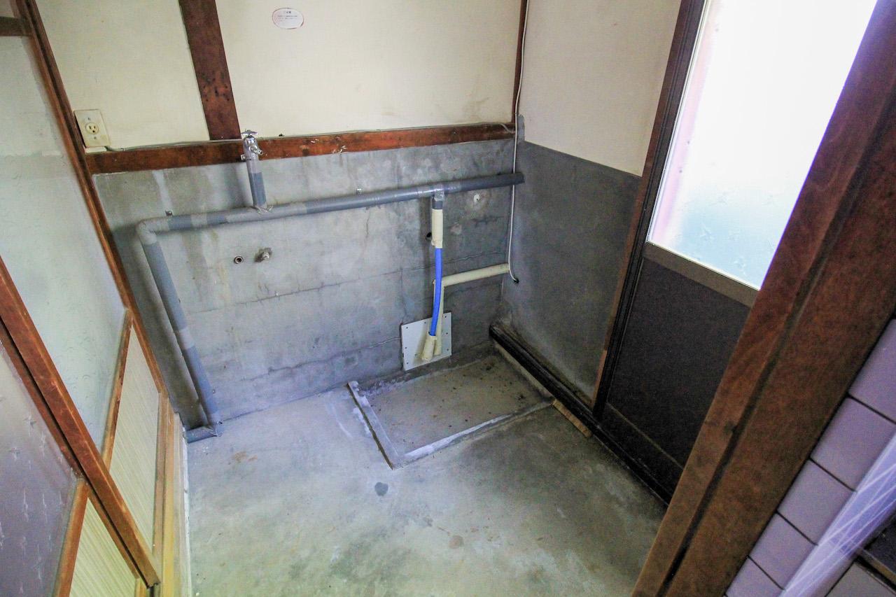 金沢市小立野の賃貸物件/洗濯機置き場兼勝手口