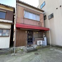 金沢市桜町の賃貸物件/駐車場側にも入口があります