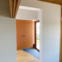 富山県高岡市西藤平蔵の売買物件/玄関　大きな収納スペースもあります
