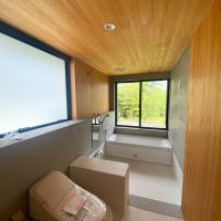 富山県高岡市西藤平蔵の売買物件/キッチン裏のお風呂場　湯船につかりながら見る景色は格別です