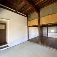 富山県高岡市西藤平蔵の売買物件/左の扉はトイレになります