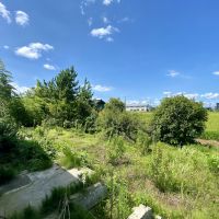 富山県高岡市西藤平蔵の売買物件/建物裏　家庭菜園やガーデニングもできる広さ
