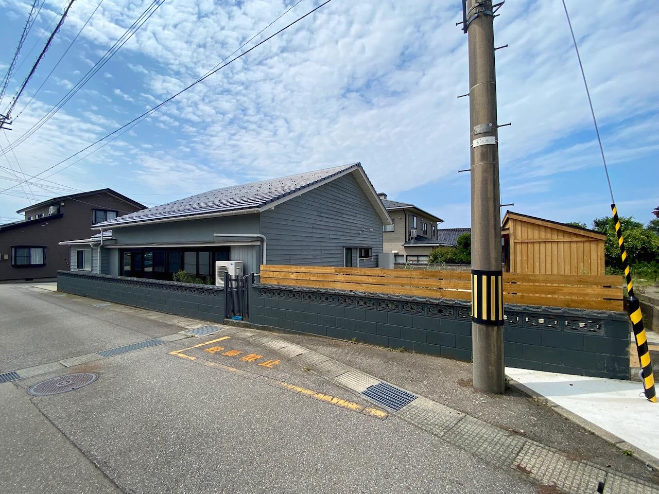 かほく市の売買物件/建物裏側