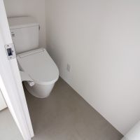 金沢市弥生の賃貸物件/洗面の両側にトイレあります
