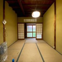 金沢市中央通町の売買物件/1階6帖和室　この部屋だけ天井が高くなっています