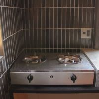 金沢市水溜町の賃貸物件/このおしゃれなコンロのために調整した幅で天板が作成されているそう