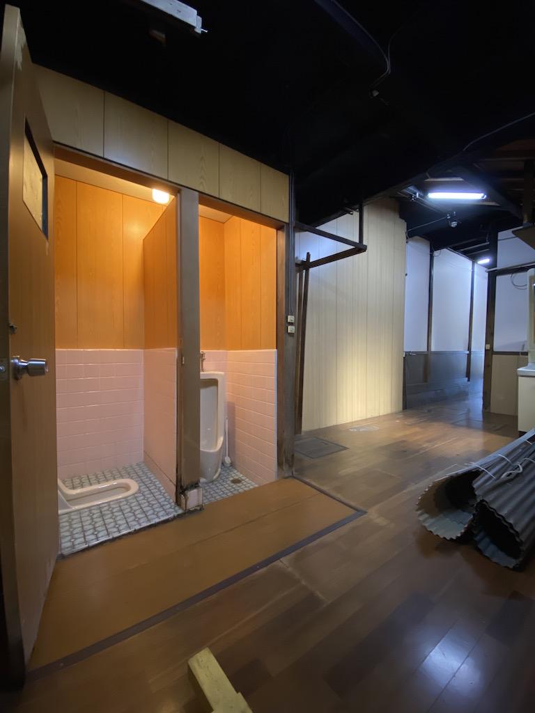 金沢市野町の売買物件/建物奥には旧式のトイレ