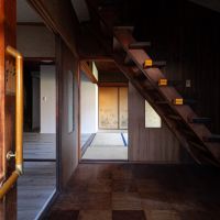 石川県金沢市東山二丁目の売買物件/室内。原っぱからの光が室内を照らします
