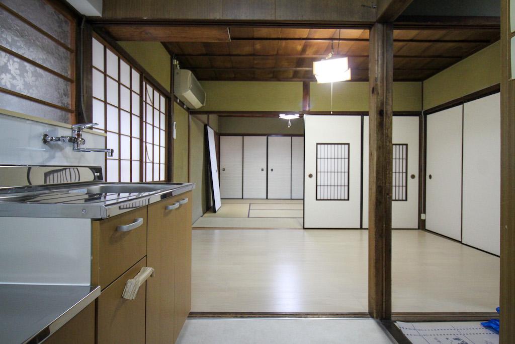 金沢市本多町二丁目の賃貸物件/ダイニングはフローリングに変更済
